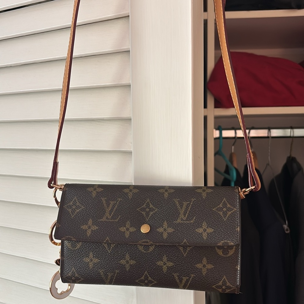 🚫🚫SOLD🚫🚫 LV Wallet w/COA - Picture 12 of 12